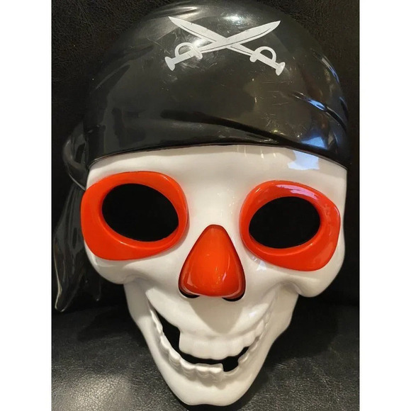 Halloween Kid Size Skeleton Pirate Light Up Hard Plastic Mask - Picture 5 of 6